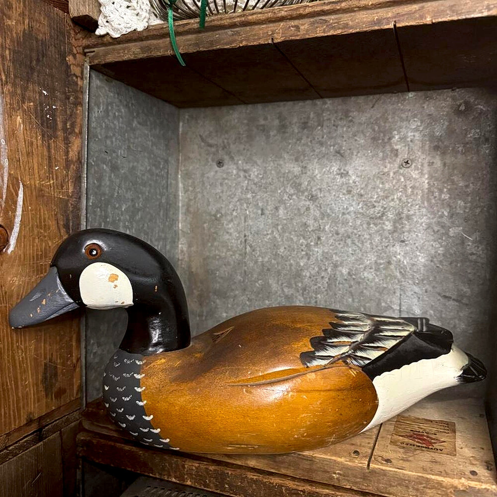 Vintage Hand Painted Wood Canada Goose Decoy – Made in Taiwan – Cabin Lodge Deco - Picture 1 of 6